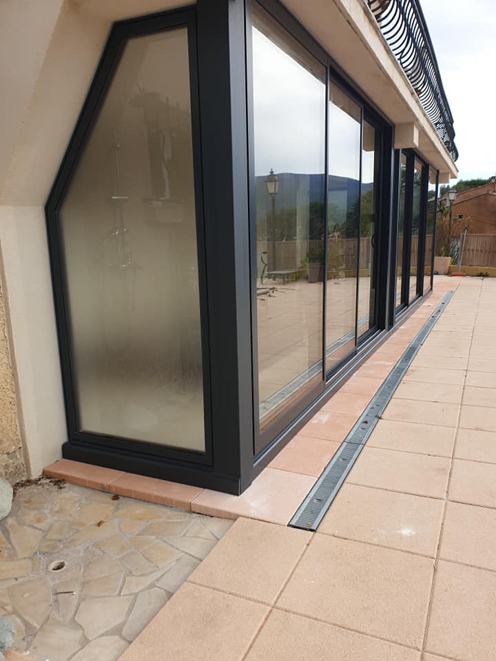 Baie vitrée aluminium Xander Habitat