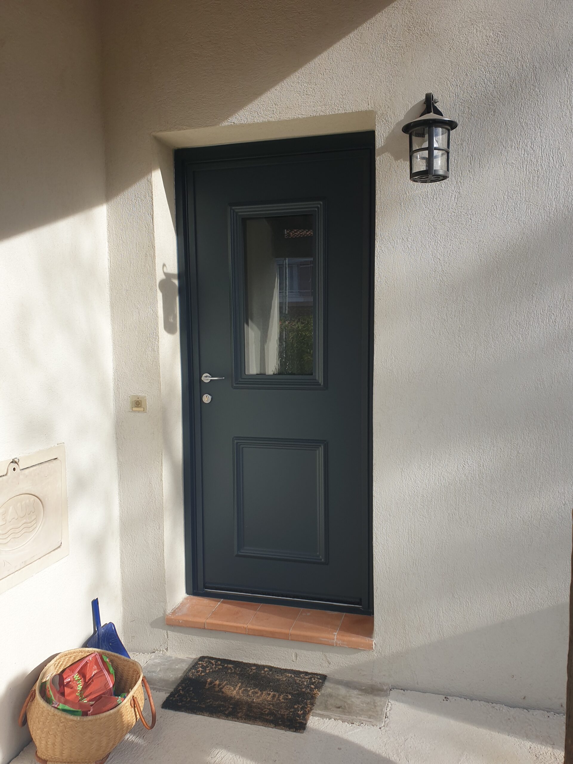 Porte d’entrée aluminium Atlantem installée en rénovation à Aubagne