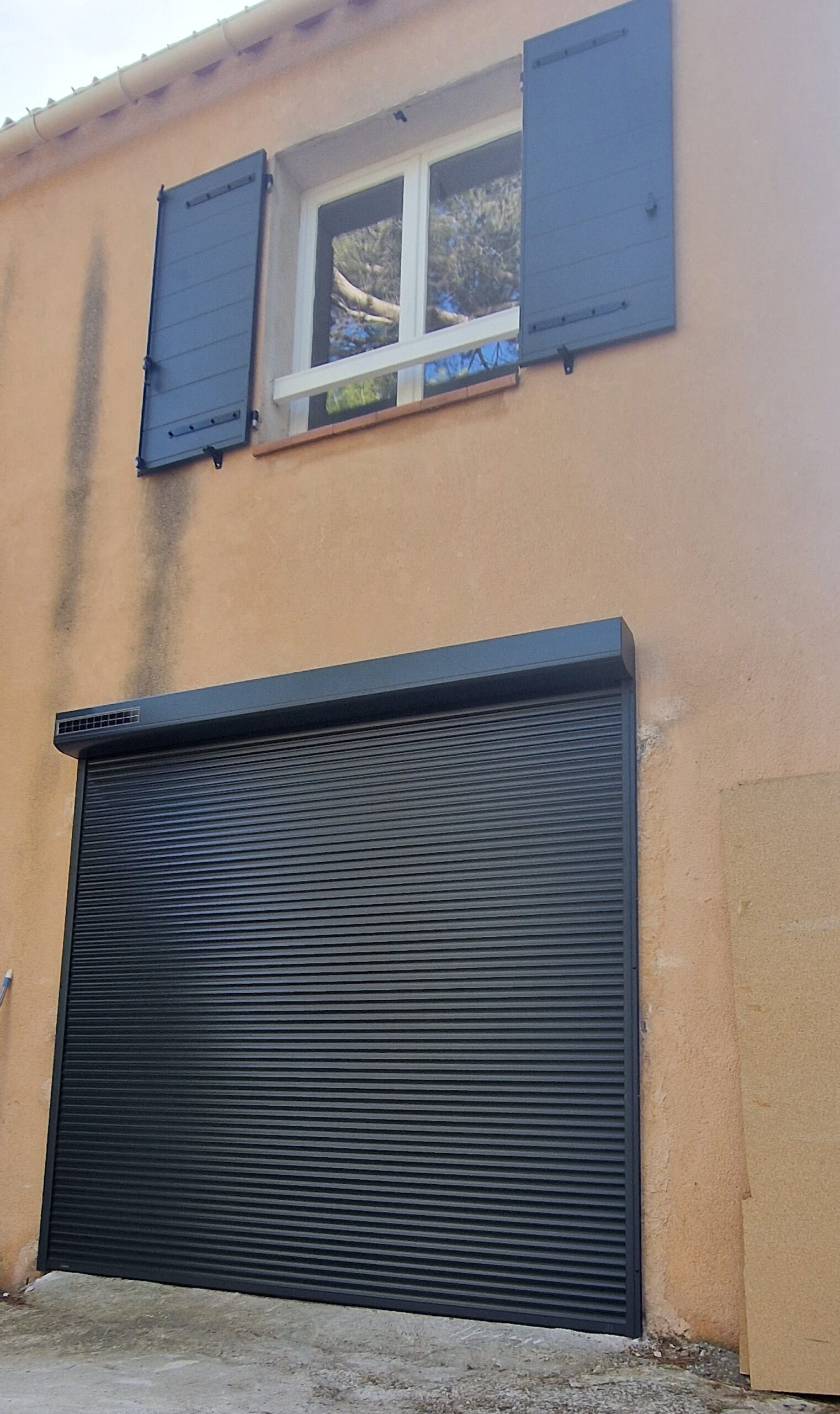 Volet roulant solaire Bubendorff à lames isolées à Carnoux-en-Provence